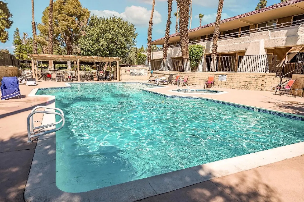 Palm Springs Blue Desert Condo! 0*, Palm Springs ABD